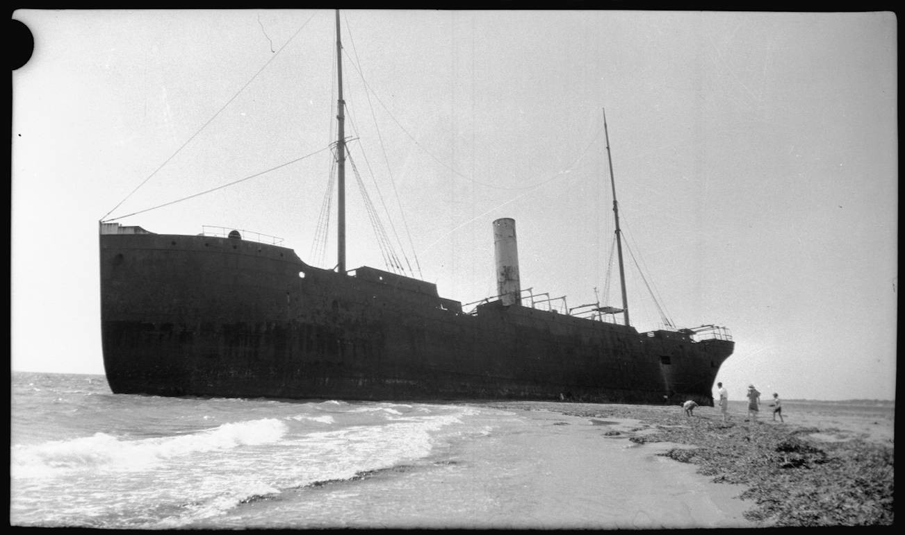 SS Kwinana aground on beach near Rockingham in 1922
